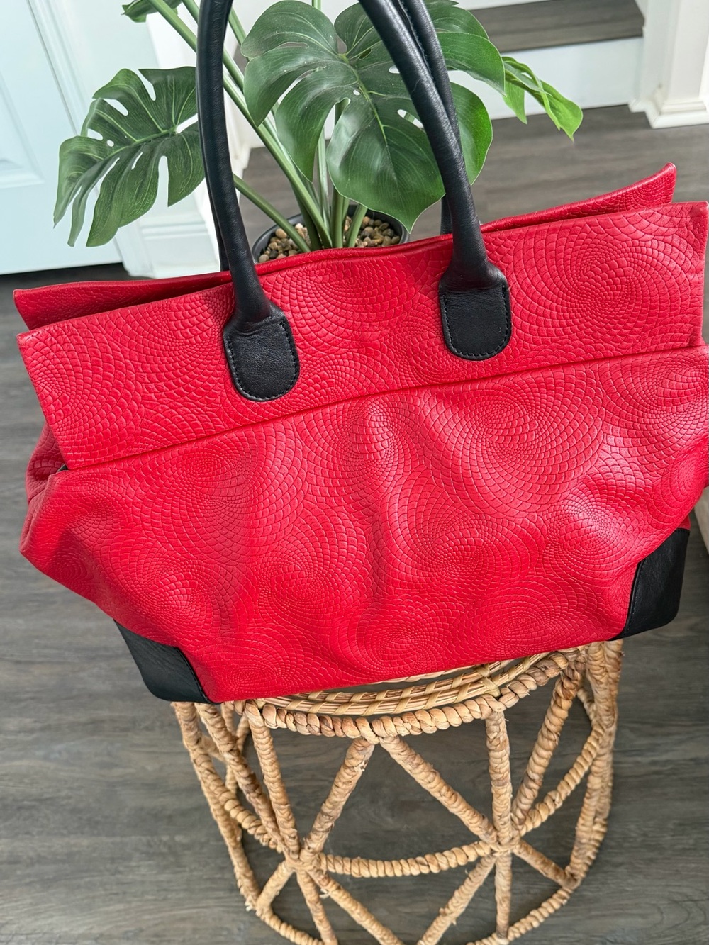 Laura Di Maggio Milano Red Genuine Leather Embossed Tote Bag Made in Italy
-